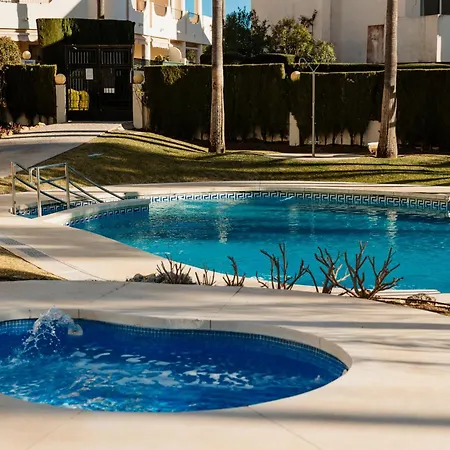 Holiday home 3-story Townhouse For 7, Newly Renovated, Terrace, Bbq, And Access In Arenal,