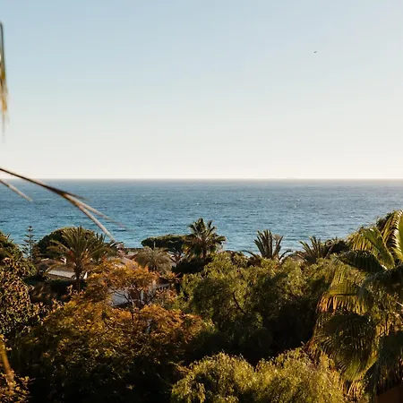 3-story Townhouse For 7, Newly Renovated, Terrace, Bbq, And Access In Arenal, Nyaraló *