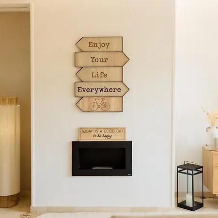 3-story Townhouse For 7, Newly Renovated, Terrace, Bbq, And Access In Arenal, Marbella