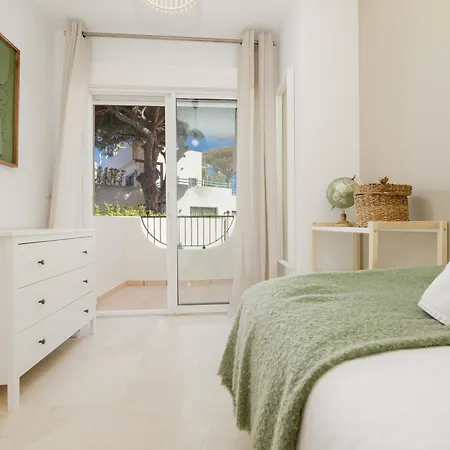 3-story Townhouse For 7, Newly Renovated, Terrace, Bbq, And Access In Arenal, *