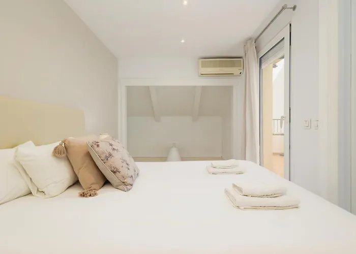 Tatil Evi 3-story Townhouse For 7, Newly Renovated, Terrace, Bbq, And Access In Arenal, *