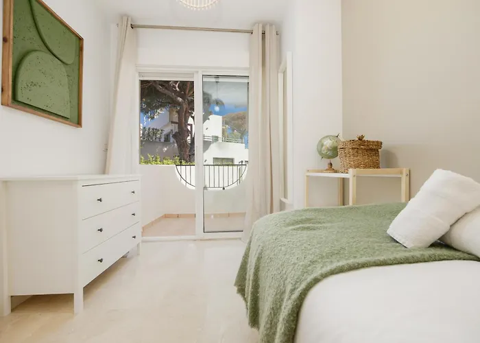 3-story Townhouse For 7, Newly Renovated, Terrace, Bbq, And Access In Arenal, *