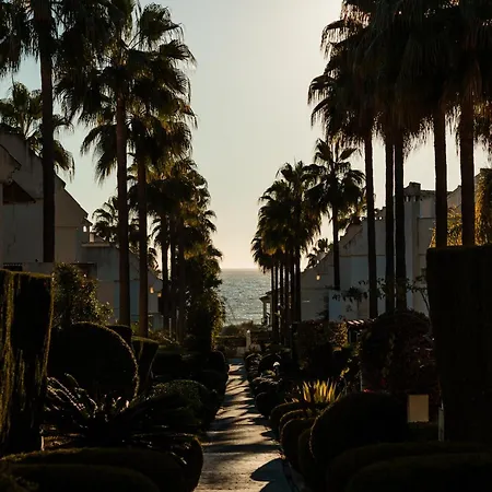 3-story Townhouse For 7, Newly Renovated, Terrace, Bbq, And Access In Arenal, * Marbella