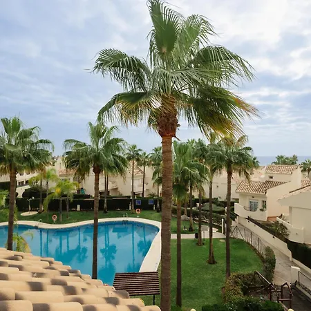 3-story Townhouse For 7, Newly Renovated, Terrace, Bbq, And Access In Arenal,